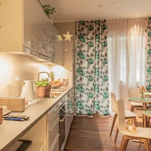 H68 Couette-café Alassio